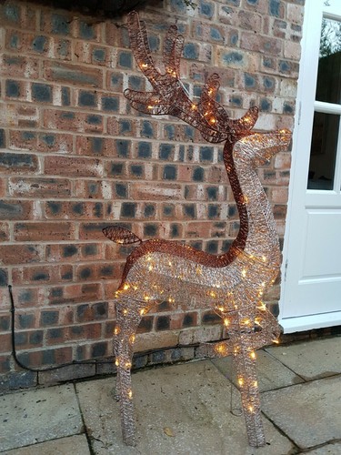 Large outdoor standing - large, 3d