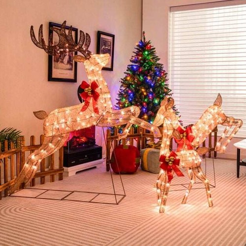 Light reindeer family - light,
